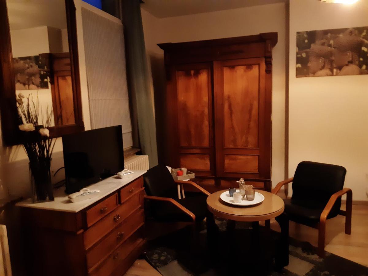 L'Hote Des Geants Ατ Εξωτερικό φωτογραφία
